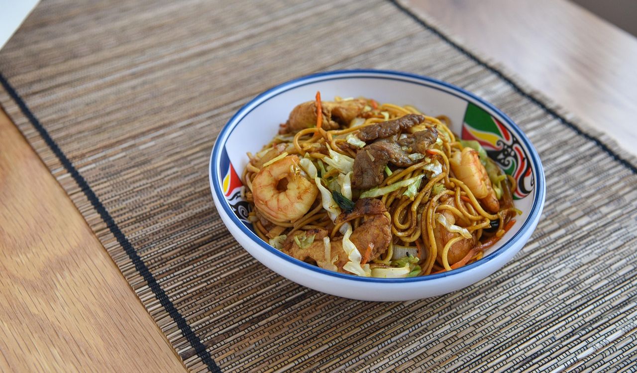Beef, Shrimp, Lo mein image.