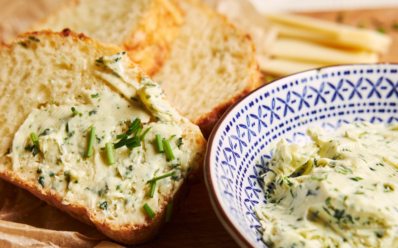 Bread with herb butter and chives