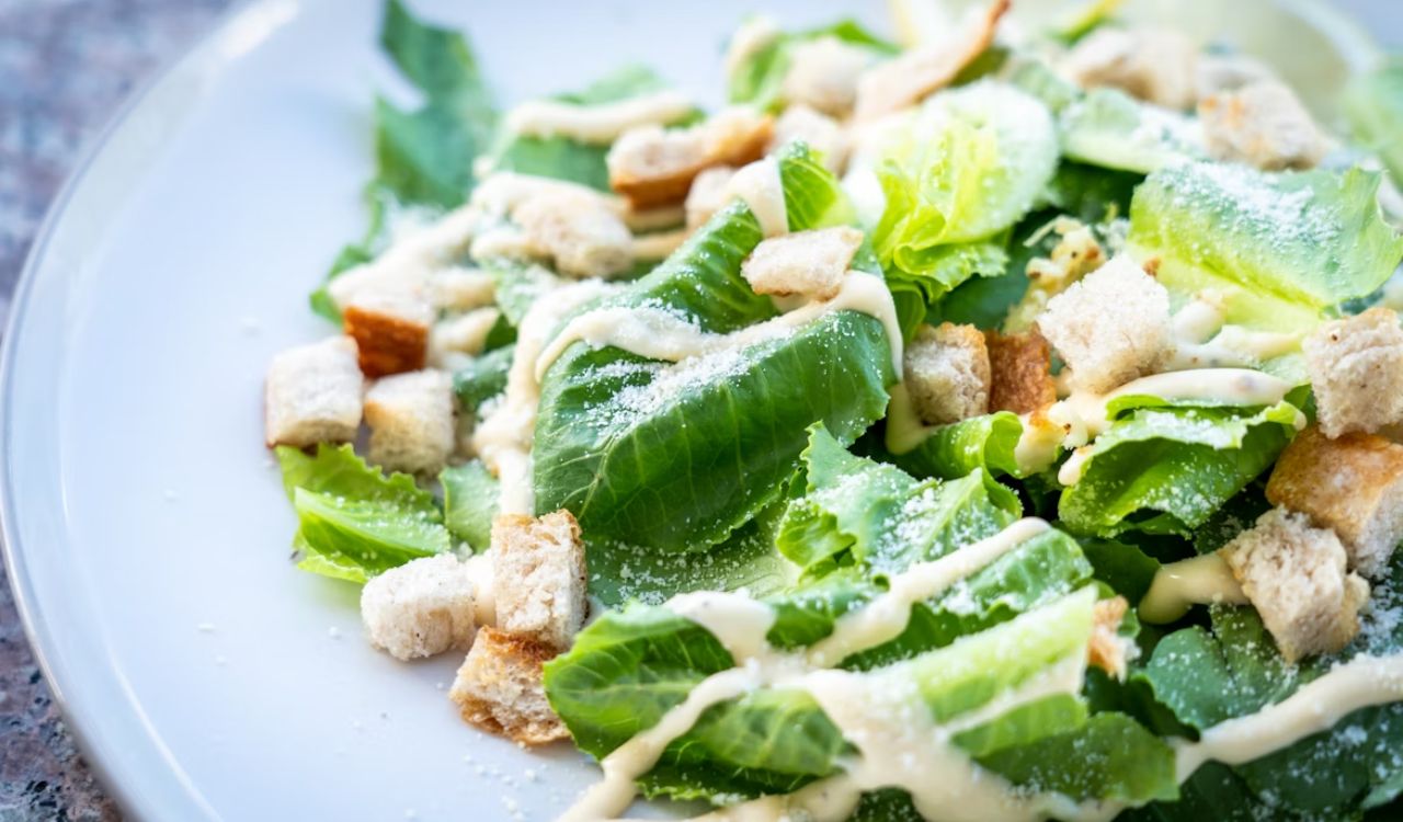 Caesar salad with crispy lettuce