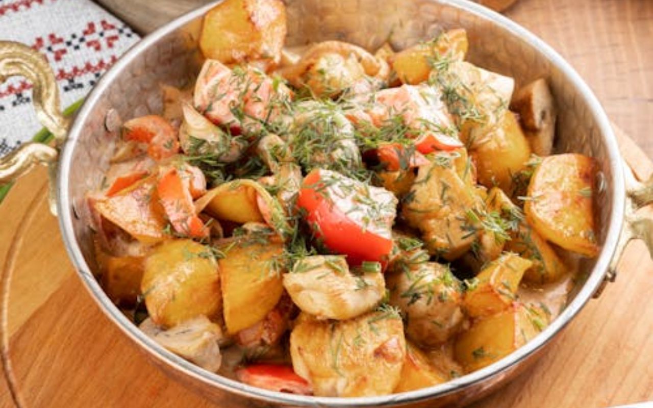 Classic potato salad with dill and peppers