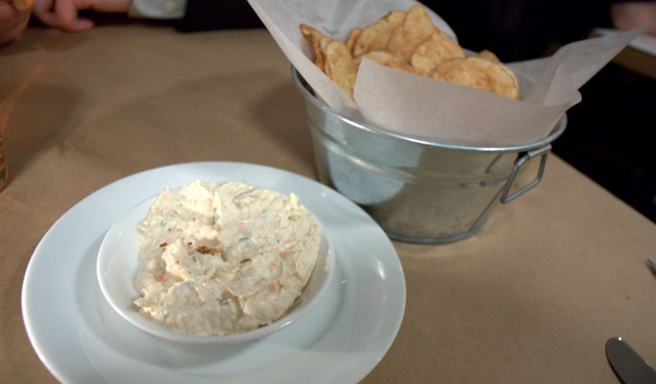 Crab dip and old bay chips