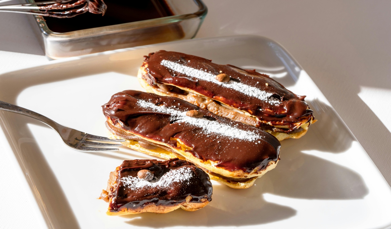 Delicious Chocolate Eclairs with Cocoa Icing
