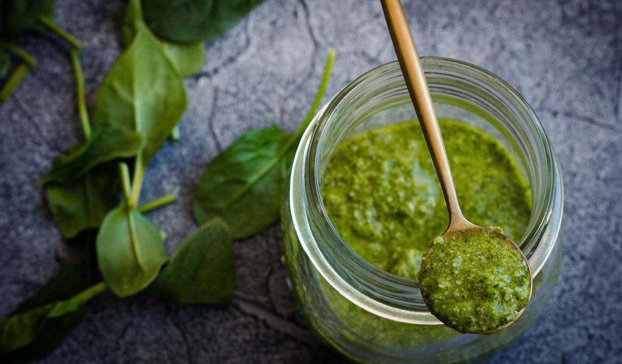Pesto, Greens, Sauce image.