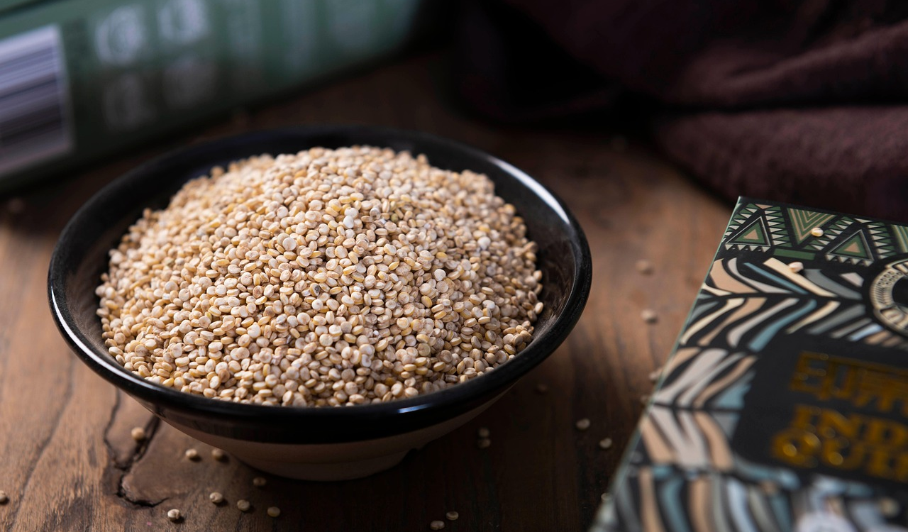 Quinoa, Grains, Seeds image.