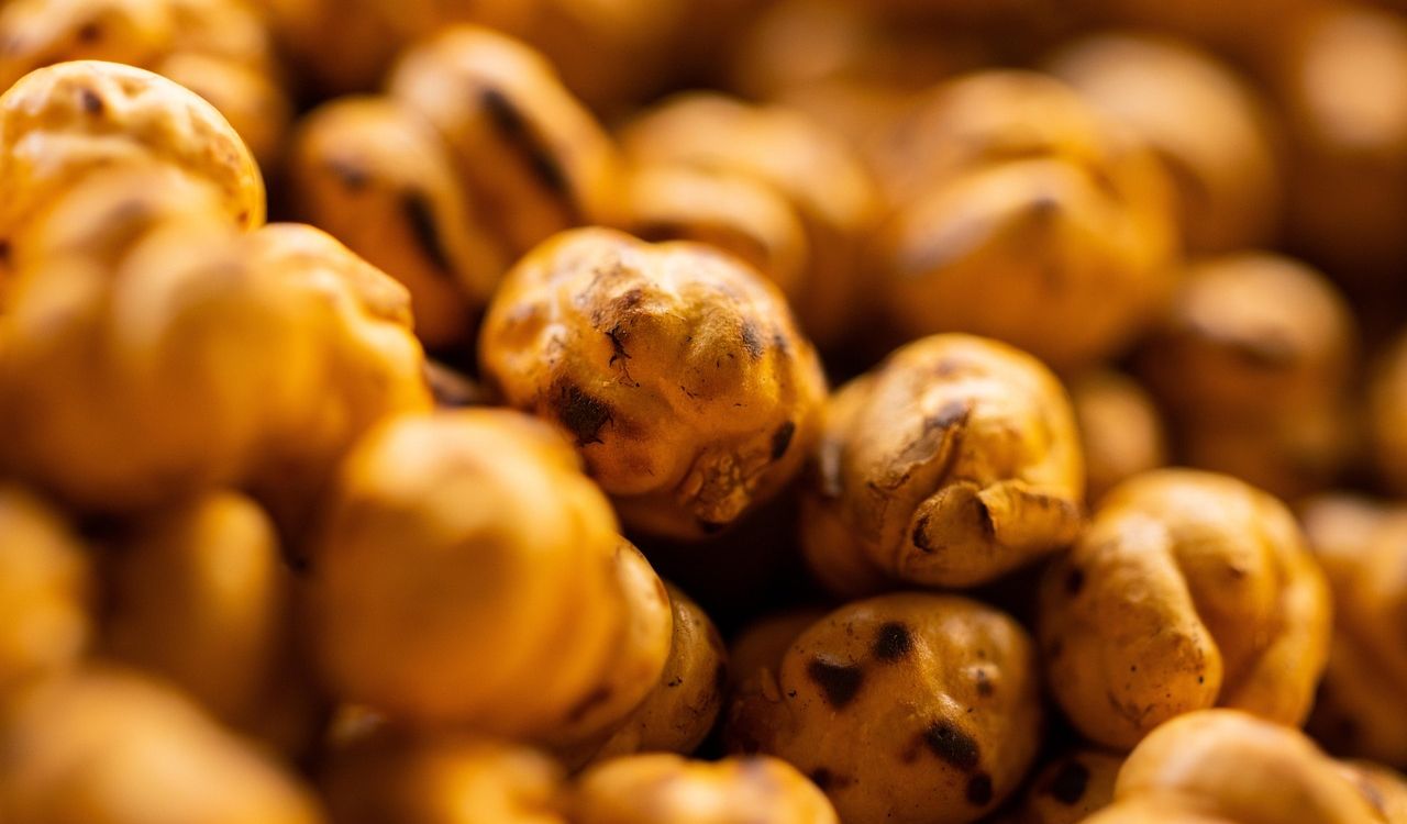 Roasted chickpea, Chickpeas, Roasted image.