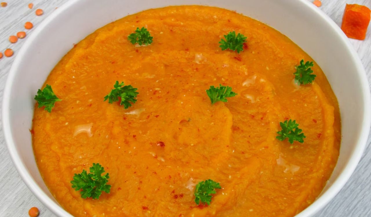 Soup puree with pumpkin and lentils
