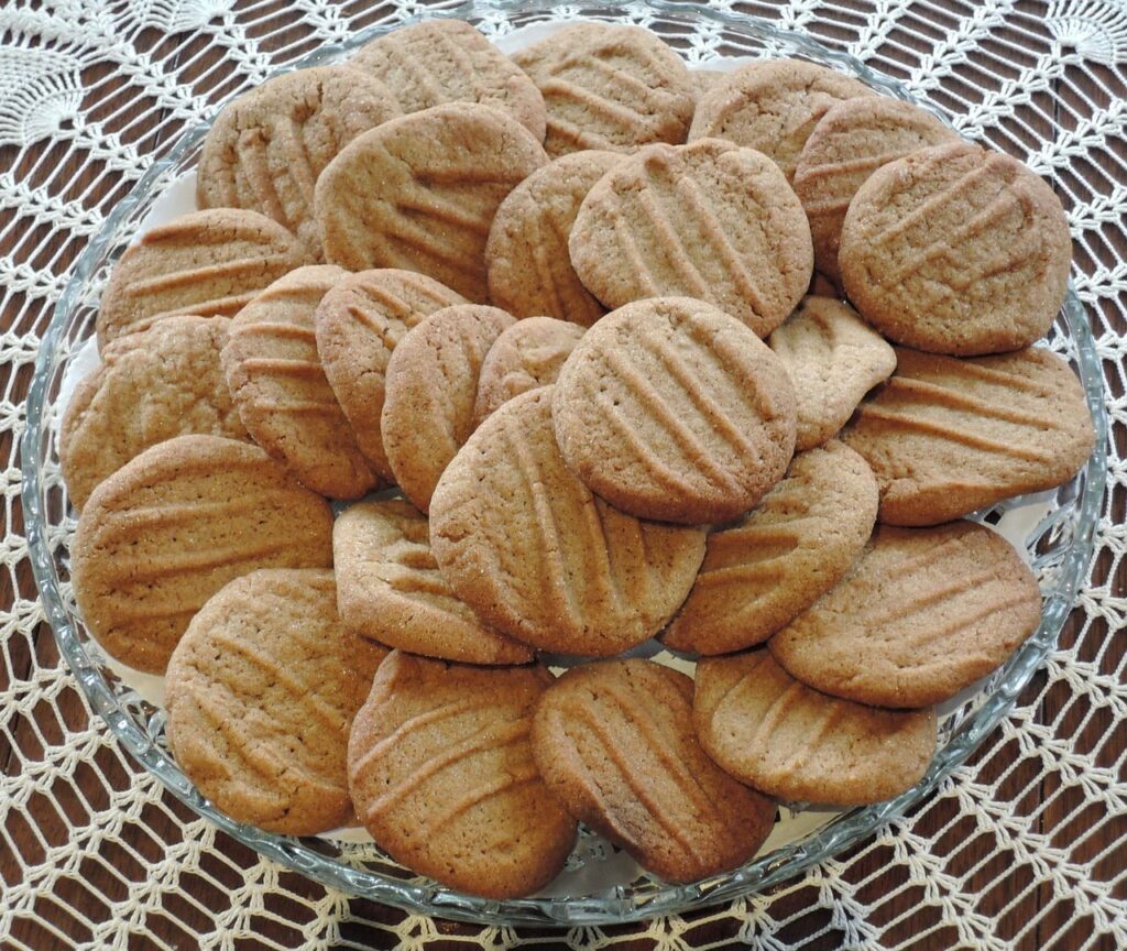 Gingersnap cookies, Molasses, Traditional image.