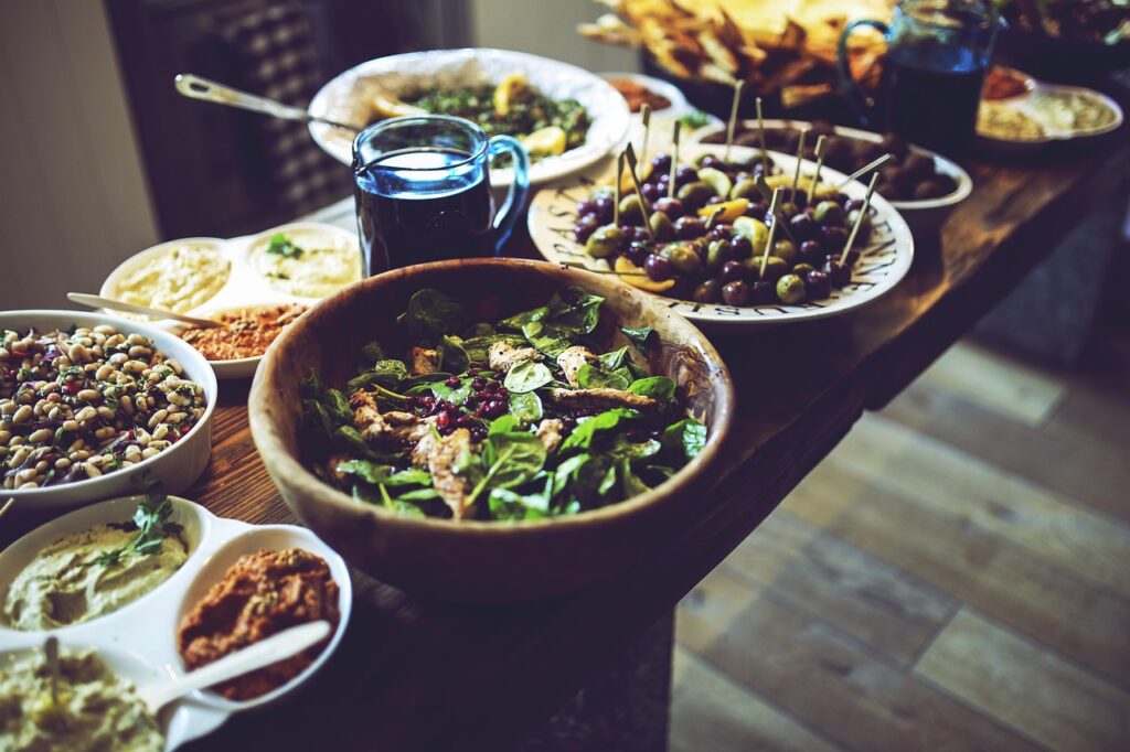 10 Satisfying Salads That Keep You Feeling Full