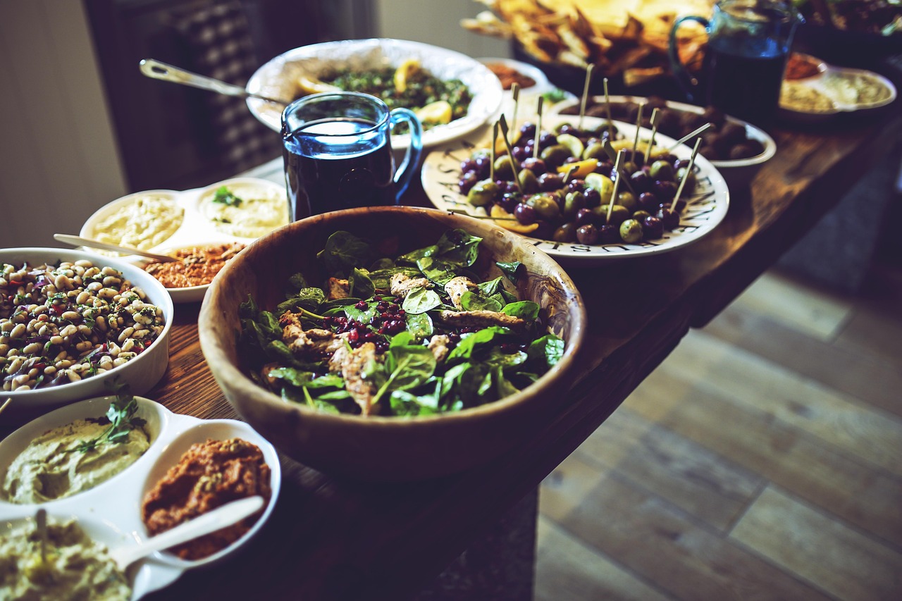10 Satisfying Salads That Keep You Feeling Full