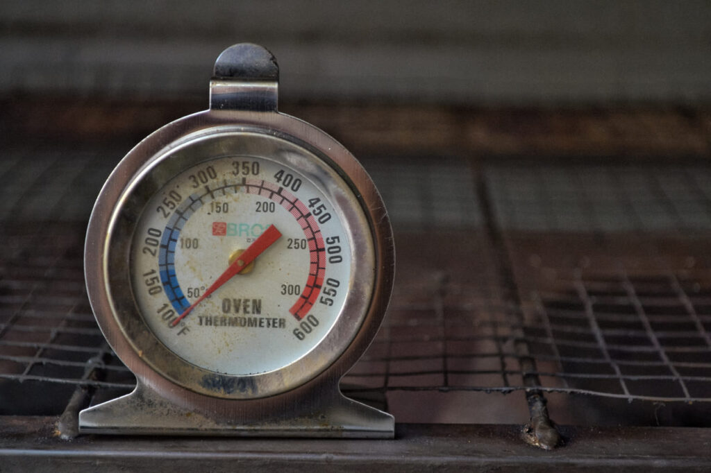 Picture of thermometer for oven.